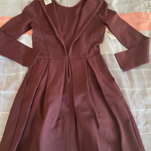 New Aritzia Long Sleeve Pleats Plum Purple Above Knee Dress , NWT - Picture 4 of 7